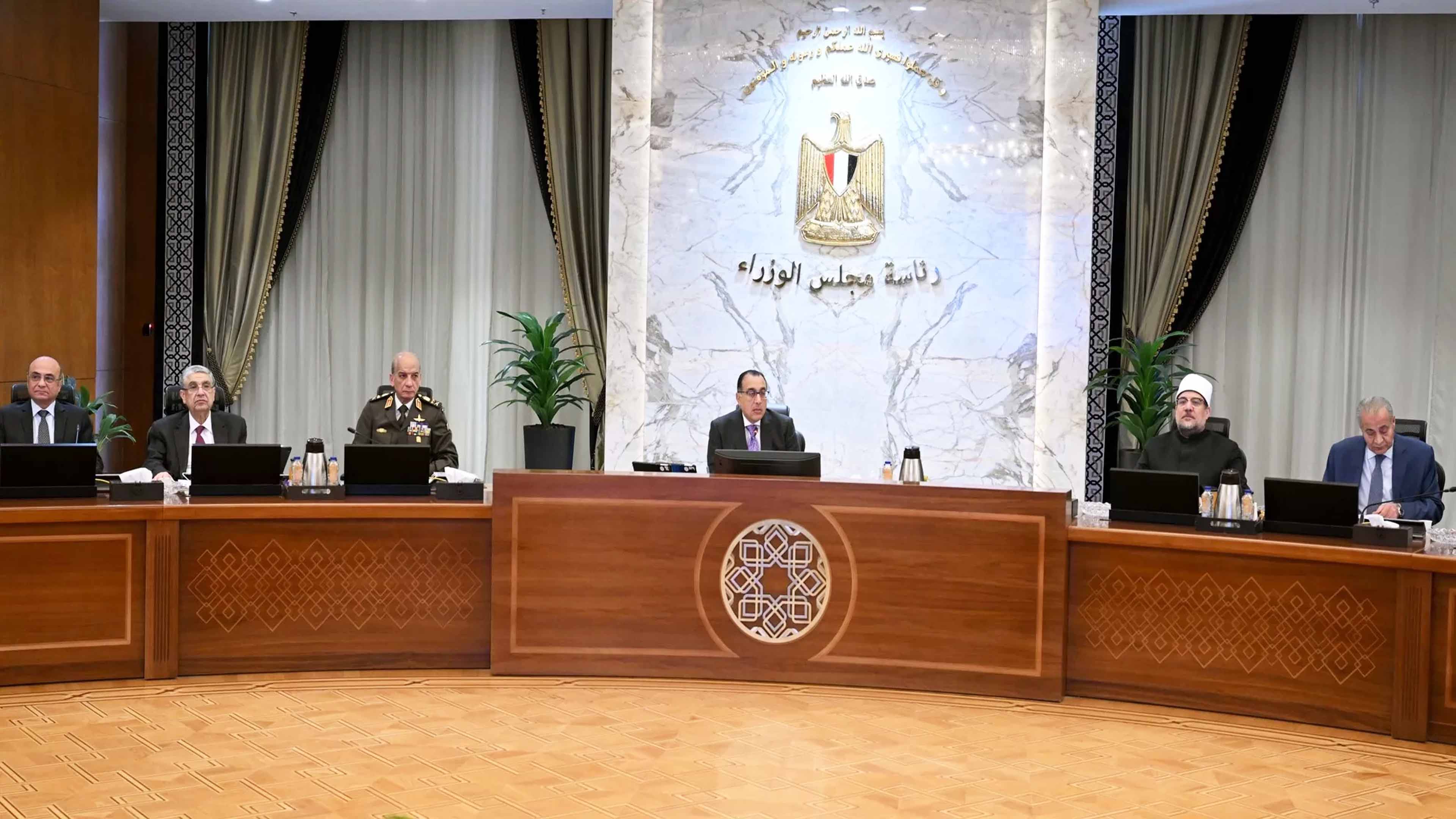 مجلس الوزارء يوافق على مشروع  قانون  بتعديل  بعض احكام قانون ١٢١ لسنة   ١٩٨٢ فى شان سجل المستوردين